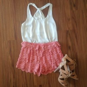 Blu Pepper coral lace ruffled shorts